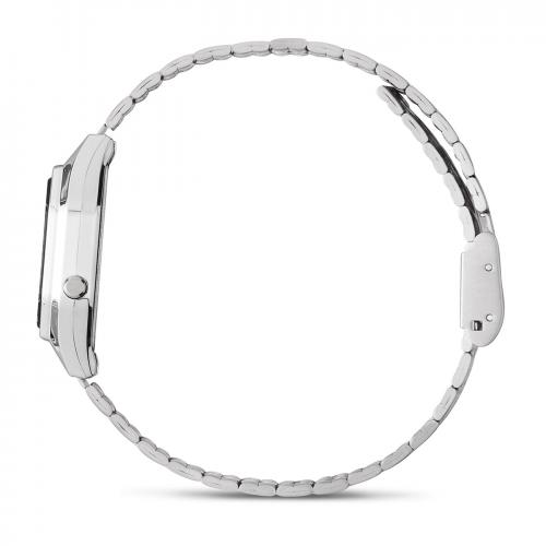 Застежка винтажных часов CASIO LA680WEA-4CEF Floral позволяет отрегулировать размер браслета согласно обхвату запястья.
