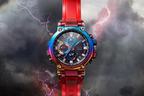 Каждая модель G-SHOCK MTG-B1000VL-4AER получает уникальный цветовой диапазон из-за сложного процесса ионного напыления. 