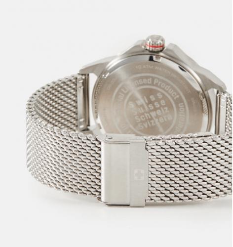 Длина миланского браслета часов SMH 06-3346.04.003 Day Date Classic легко изменяется с помощью регулируемой застежки.